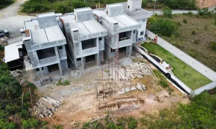 Casa com 3 quartos à venda no Souza Cruz, Brusque , 142 m2 por R$ 1.100.000