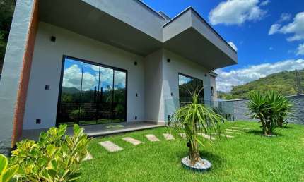 Casa com 3 quartos à venda no Bateas, Brusque , 153 m2 por R$ 599.000