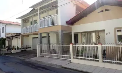 Casa com 7 quartos à venda no Steffen, Brusque  por R$ 535.000