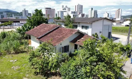 Casa com 2 quartos à venda no Santa Rita, Brusque  por R$ 1.000.000