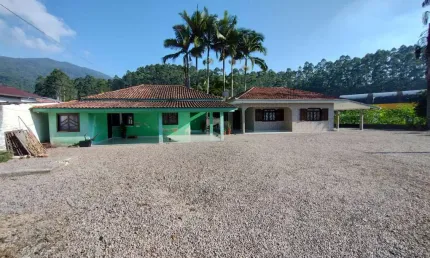 Casa com 2 quartos à venda no Volta Grande, Brusque  por R$ 1.150.000