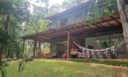 Apartamento à venda na Praia do Forte: 2 quartos, 2 suítes, 4 banheiros, 130m² - Mata de São João-BA.