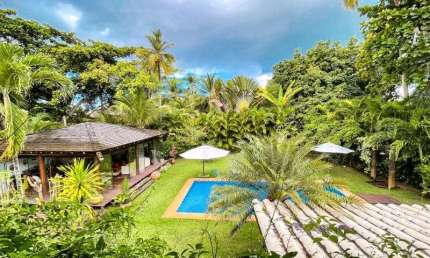 Casa em condomínio de luxo na Praia do Forte: 4 quartos, 2 suítes, 300m² - Imperdível oportunidade de investimento!
