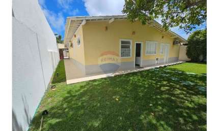Casa de luxo à venda em Guarajuba, Camaçari-BA: 5 quartos, 3 suítes, 3 banheiros, 4 vagas de garagem, 750m² de área!