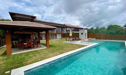 Imponente mansão de luxo em condomínio na Praia do Forte! Casa de 7 quartos e 800m² à venda em Mata de São João-BA.