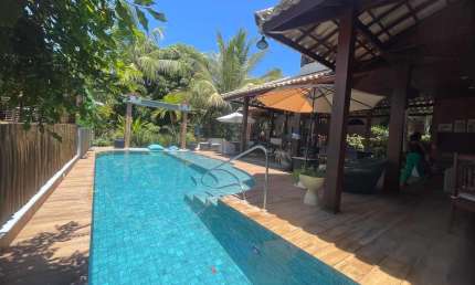 Luxuosa Casa em Condomínio à Venda em Mata de São João-BA, Praia do Forte: 5 quartos, 5 suítes, 3 salas, 7 banheiros, 4 vagas, 380m²!