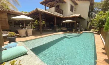 Casa a venda em praia do forte: 5 quartos, 5 suítes, 3 salas, 7 banheiros, 4 vagas, 380m²!
