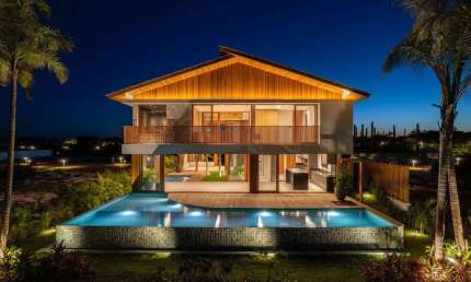 Venda de Casa em Condomínio de Luxo na Praia do Forte, Mata de São João-BA: 7 quartos, 6 suítes, 1 sala, 7 banheiros, 3 vagas, 450m²!