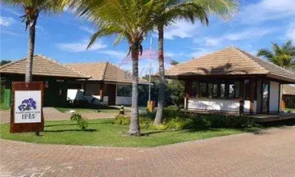 Terreno em condomínio dos ipês/ piscinas naturais, com 544m² na praia do forte - mata de são joão-ba -