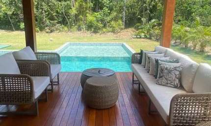 Casa de luxo em condomínio à venda em Praia do Forte Mata de São João-BA: 6 quartos, 6 suítes, 1 sala, 8 banheiros, 3 vagas de garagem, 450m².