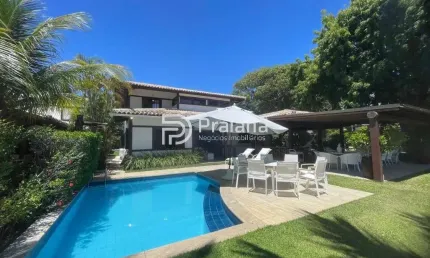 Casa com 4 suítes para locação temporada em praia do forte