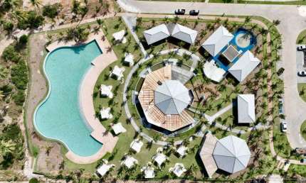 Casa em condomínio de luxo na Praia do Forte, Mata de São João-BA: 3 quartos, 3 suítes, 3 banheiros, 2 vagas, 115m².