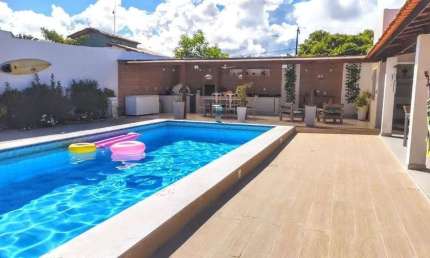 Imperdível oportunidade de adquirir casa de luxo em Itacimirim, Camaçari-BA: 4 quartos, 4 suites, 2 salas, 3 banheiros, 3 vagas, 500m².