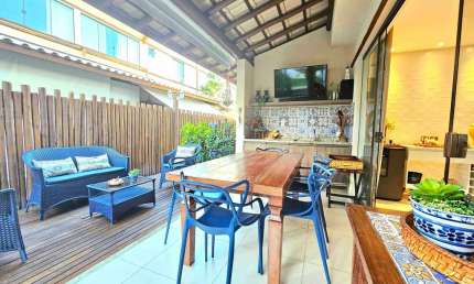 Apartamento Duplex com 2 Suítes, 900m da Praia, Porteira fechada, a venda em Itacimirim