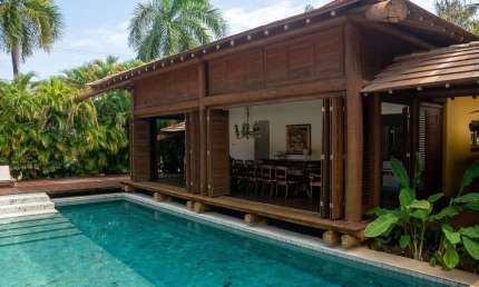 CASA DE ALTO LUXO A VENDA EM PRAIA DO FORTE CONDOMÍNIO ALDEIA DOS COQUEIROS