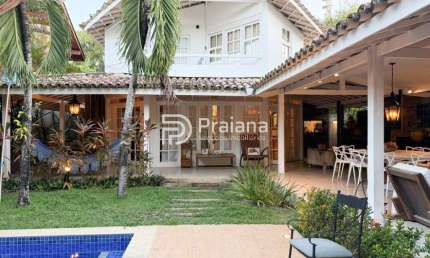 Charmosa Casa na Aldeia dos Pescadores: Conforto e Proximidade do Mar em Praia do Forte