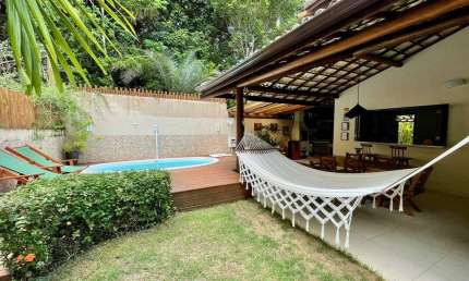Casa de Luxo em Condomínio na Praia do Forte - 4 quartos, 3 suítes, 395m² - Mata de São João-BA