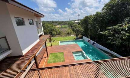 Casa de luxo à venda em condomínio na Praia do Forte, Mata de São João-BA: 5 quartos, 5 suítes, 6 banheiros, 4 vagas, 800m².