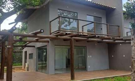 Imperdível! Casa de luxo em condomínio na Praia do Forte, Mata de São João-BA: 3 quartos, 2 suítes, 300m².
