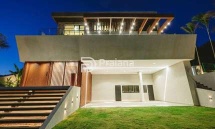 Imóvel de luxo em Alphaville II: Casa com 5 quartos, 5 suítes, 1 sala, 4 vagas e 650m² em Salvador-BA. Venda ou Aluguel!