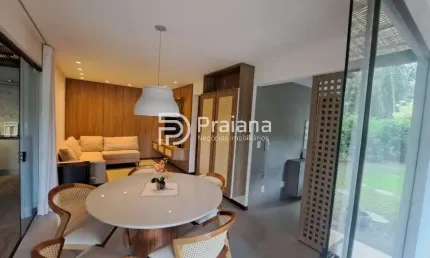 Casa de alto padrão em condomínio na praia do forte, mata de são joão-ba: 3 quartos, 3 suítes, 1 sala, 5 banheiros, 2 vagas, 135m².