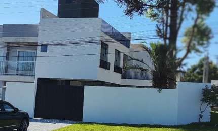 Sobrado bairro Alto Curitiba 3 quartos terreno exclusivo livre