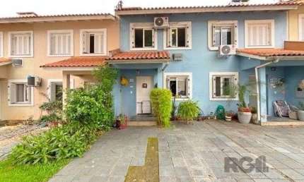 Casa em Porto Alegre, no bairro Cavalhada, com 2 dormitório(s), e 2 banheiros, à venda.