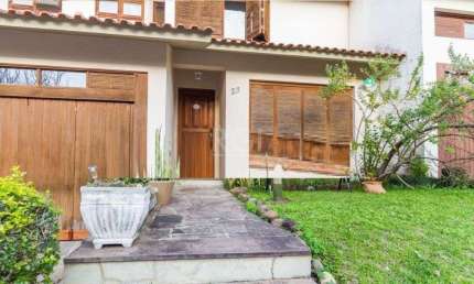 Casa Condominio para Venda - 195m², 4 dormitórios, sendo 1 suites, 2 vagas - Teresópolis