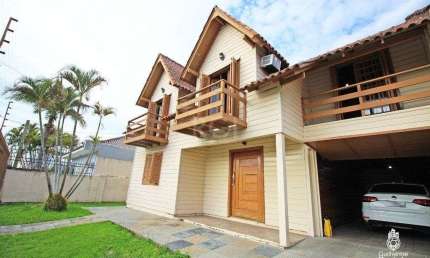 Casa para Venda - 235m², 3 dormitórios, sendo 1 suites, 3 vagas - Sarandi