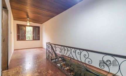 Casa para Venda - 160m², 3 dormitórios, sendo 1 suite, 2 vagas - Teresópolis