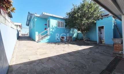 Casa para Venda - 70m², 2 dormitórios, 5 vagas - Santa Tereza