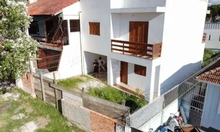 Casa para Venda - 23m², 3 dormitórios, sendo 1 suites, 1 vaga - Medianeira