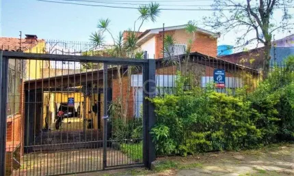 Casa para Venda - 287m², 3 dormitórios, sendo 2 suites, 4 vagas - Nonoai