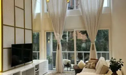 EXCELENTE APARTAMENTO COM 2 DORMITÓRIOS, 2 SUÍTES, 1 BANHEIRO E 2 VAGAS DE GARAGEM.