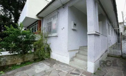 Casa com 2 quartos à venda na Avenida General Barreto Viana, 177, Chácara das Pedras, Porto Alegre