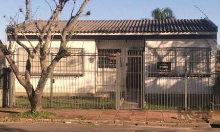 Casa de 80m² localizada no bairro Passo das Pedras.