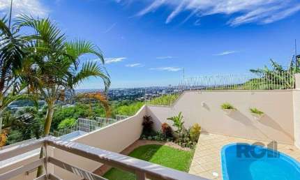 Casa alto padrão, 500m² privativos com linda vista da cidade no Morro Apamecor