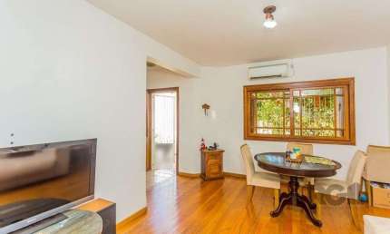 Casa com 2 quartos à venda na Travessa Chateaubriand, 187, Passo das Pedras, Porto Alegre