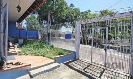 Casa com 3 quartos à venda na Rua Guilherme Alves, 1827, Partenon, Porto Alegre