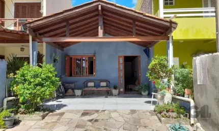 Casa em condomínio, 81m², 3 dormitórios, 2 vagas no bairro Espírito Santo