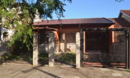 Casa 179m², 3 dormitórios, 3 vagas no bairro Parque Santa Fé