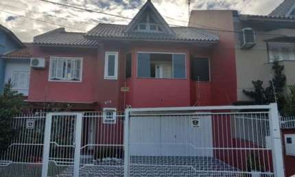 Casa para Venda - 165.52m², 3 dormitórios, sendo 1 suites, 2 vagas - Sarandí