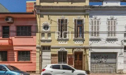 Casa para Venda - 490m², 3 dormitórios, sendo 1 suites, Floresta