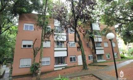 Apartamento em Porto Alegre, no bairro Guarujá, com 3 dormitório(s), e 3 banheiros, à venda.