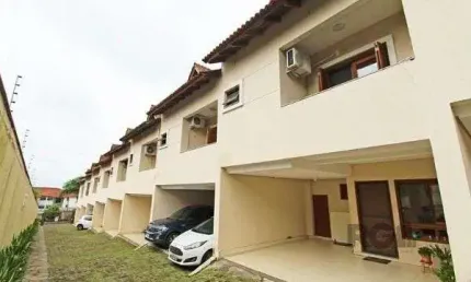 Casa Condominio em Porto Alegre, no bairro Tristeza, com 2 dormitório(s), à venda.