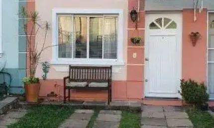Casa Condominio em Porto Alegre, no bairro Cavalhada, com 2 dormitório(s), e 2 banheiros, à venda.