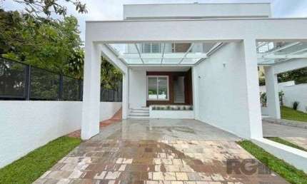 Casa em Porto Alegre, no bairro Vila Conceição, com 3 dormitório(s), à venda.