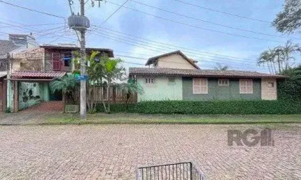Casa em porto alegre, no bairro ipanema, com 3 dormitório(s), e 3 banheiros, à venda.