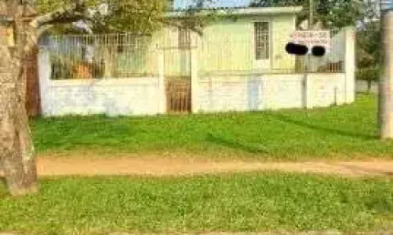 Casa em Porto Alegre, no bairro Espírito Santo, com 2 dormitório(s), à venda.