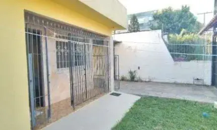 Casa em porto alegre, no bairro vila nova, com 2 dormitório(s), e 2 banheiros, à venda.